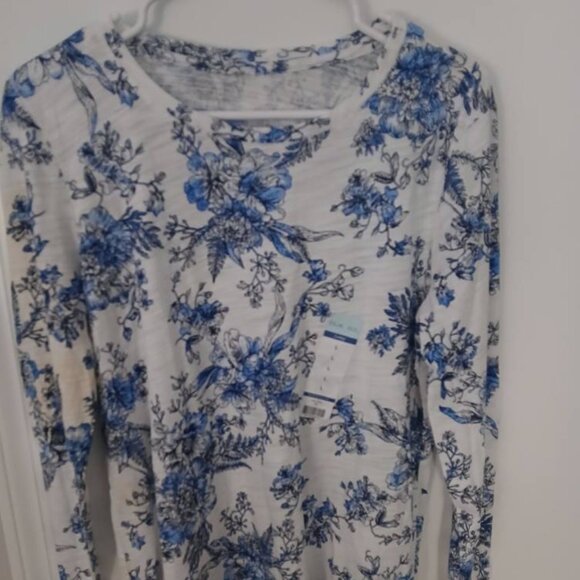 Women's Blue Sol Long Sleeve Floral Top. - Picture 2 of 6